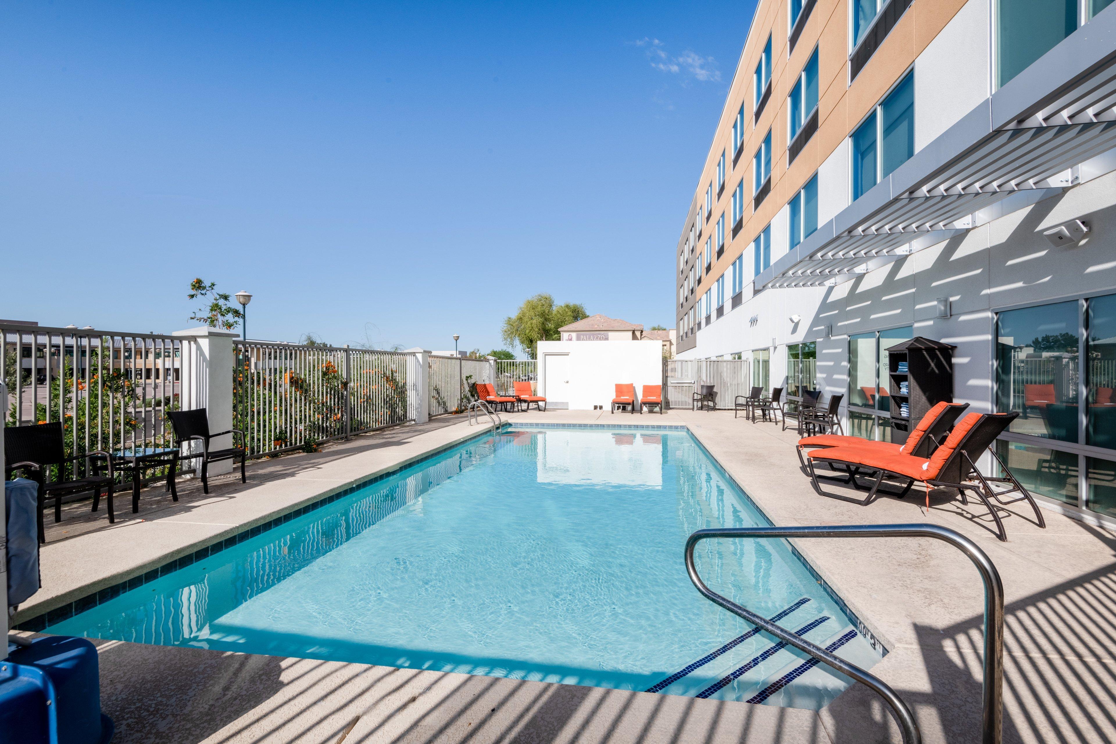 Holiday Inn Express & Suites - Phoenix - Airport North By Ihg Екстериор снимка