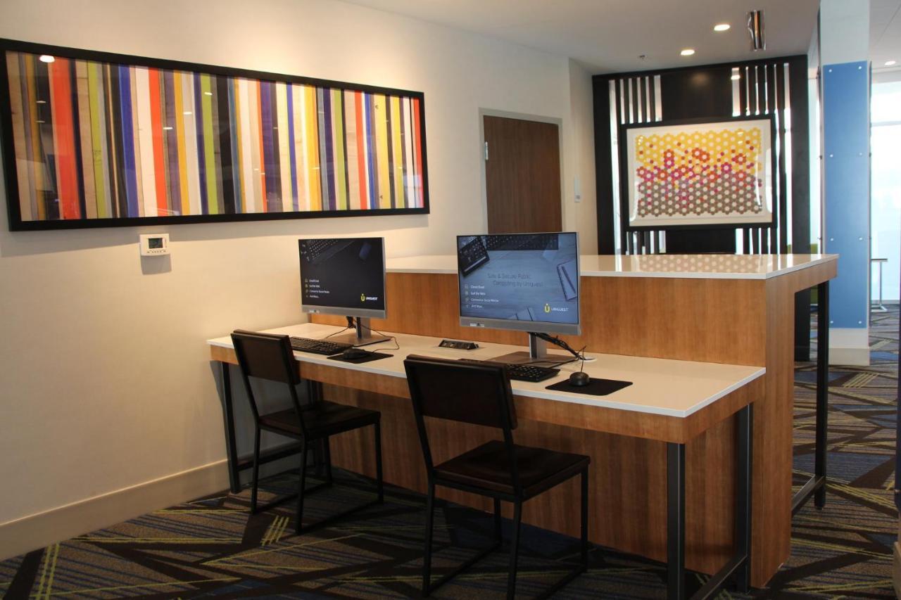 Holiday Inn Express & Suites - Phoenix - Airport North By Ihg Екстериор снимка