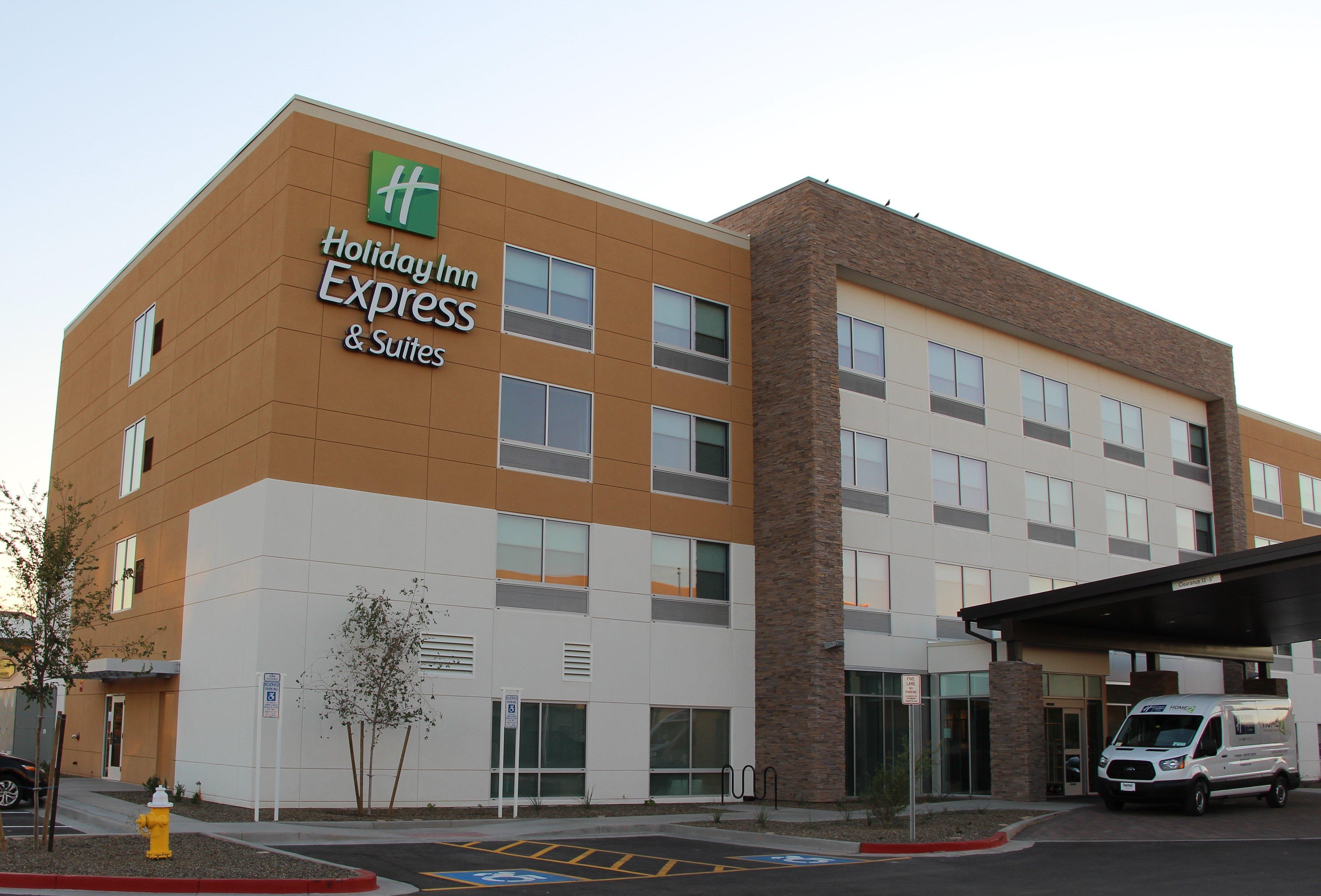 Holiday Inn Express & Suites - Phoenix - Airport North, An Ihg Hotel Екстериор снимка