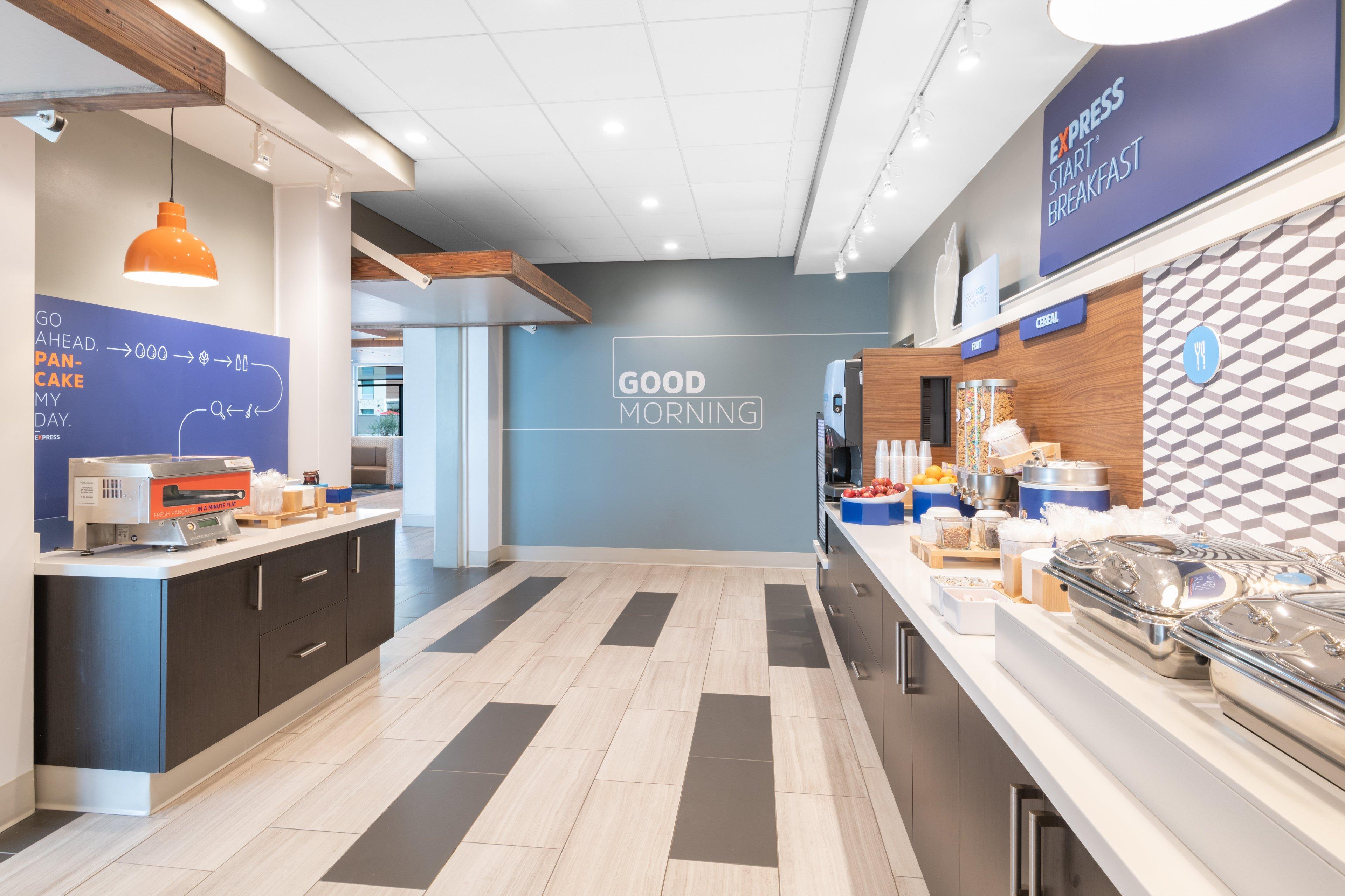 Holiday Inn Express & Suites - Phoenix - Airport North By Ihg Екстериор снимка