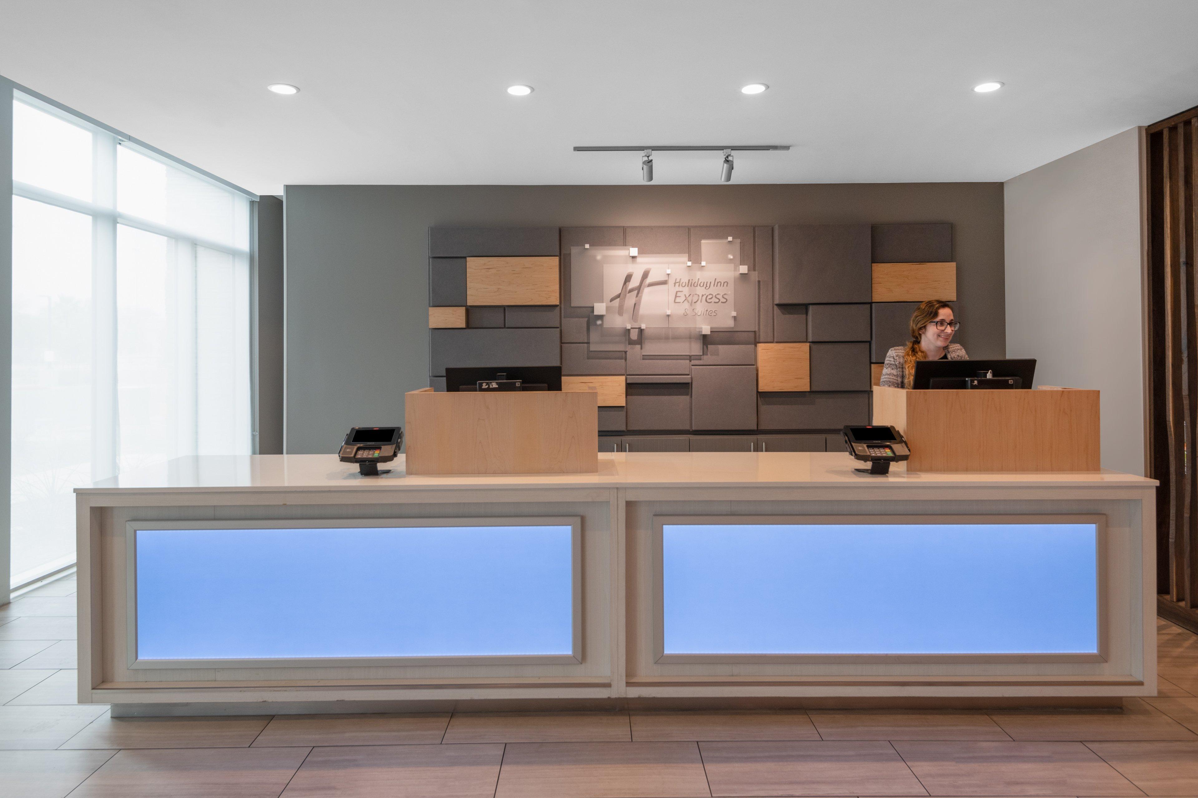 Holiday Inn Express & Suites - Phoenix - Airport North By Ihg Екстериор снимка